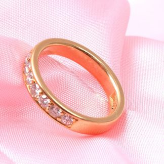 RING HALVALLIANS MED 7ST DIAMANTER TOT. 0,49CT ENLIGT INSKRIPTION, TILLV. SMYCKA AB CLASSIC, GRAVYR, 17,5MM